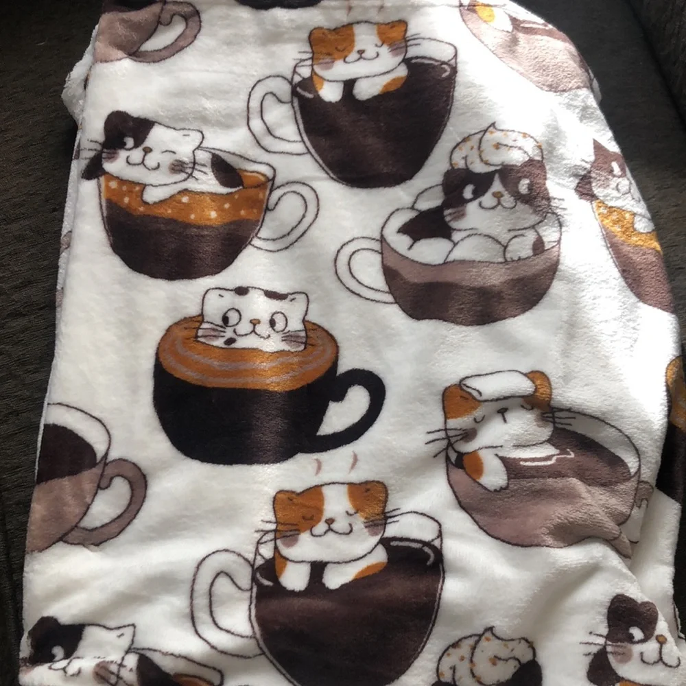 CATS in Coffee Cups Plush Throw Blanket